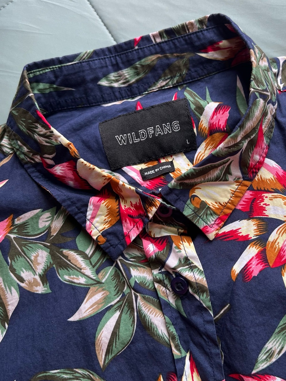 WILDFANG Essential Short Sleeve Button Up L (Fits like Med) Navy Floral Tropical